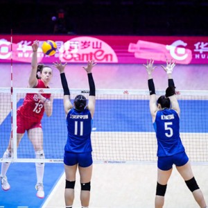 塞尔维亚女排开门红！两点攻弱轮暴露，泰国丢掉特色无人得分上双|泰国女排|乌泽拉茨|阿莱克西奇|阿耶查拉蓬|平皮查亚_新浪体育_新浪新闻